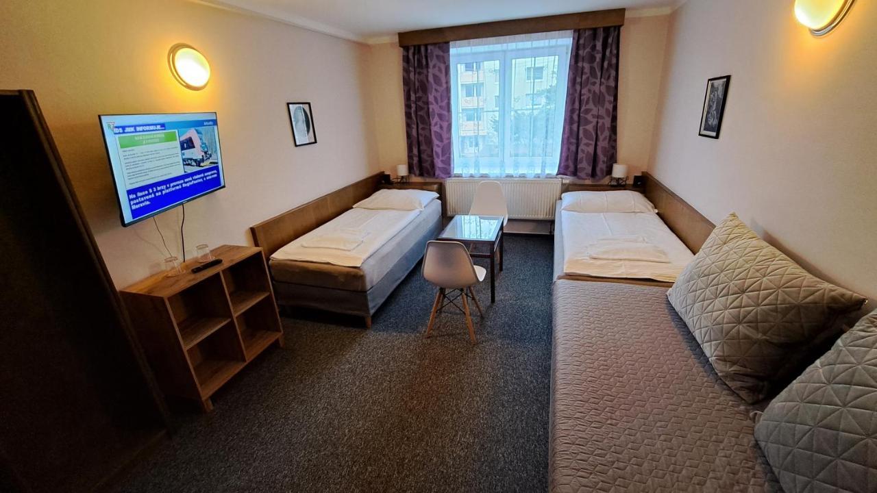 Pension Pavir Zidlochovice Exteriör bild